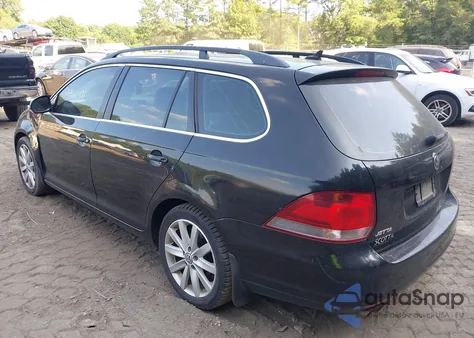 2010 Volkswagen Jetta Tdi z USA, uszkodzony, nr VIN 3VWTL7AJ8AM656849